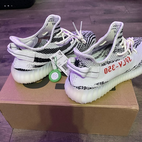 Yeezy Zebra 350 V2 Size 11 DS w/ StockX tags - Picture 4 of 10